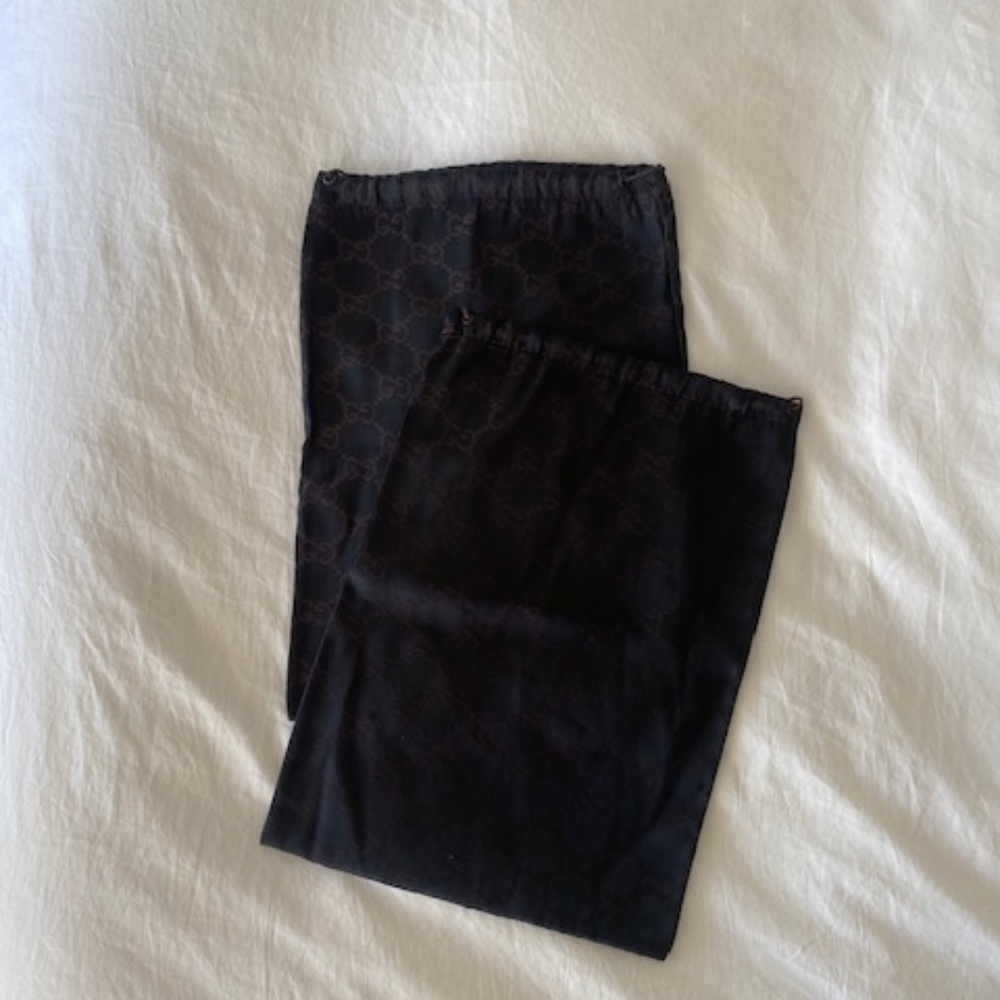 GUCCI drawstring travel shoe bags (2) with discreetly etched logo - Picture 5 of 5